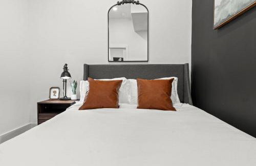 Walk to Everything in Old City- ADA compliant unit - Foto 12