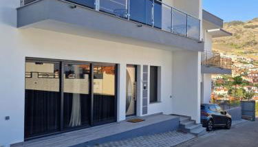 B - Elegent 2 Bedroom Modern Townhouse - Foto 3