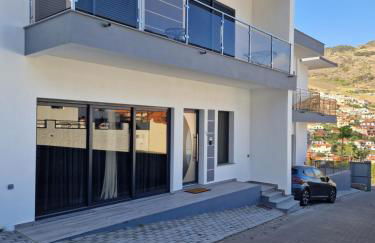 B - Elegent 2 Bedroom Modern Townhouse - Foto 3