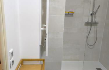 Studio calme et paisible, climatisé avec terrasse au dernier étage, 100m du tramway et 20 min de la promenade des anglais - Foto 14