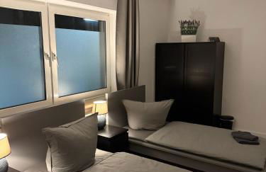 Frankfurter 21 Haus - 2 WE, 2 Küchen, 2 Bäder, 6 SZ, 19 Betten - Foto 54