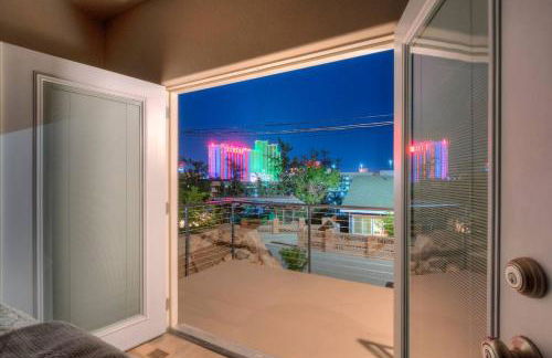 Stunning View! UNR-Groups-Deck-Reno-Minerva House - Foto 1