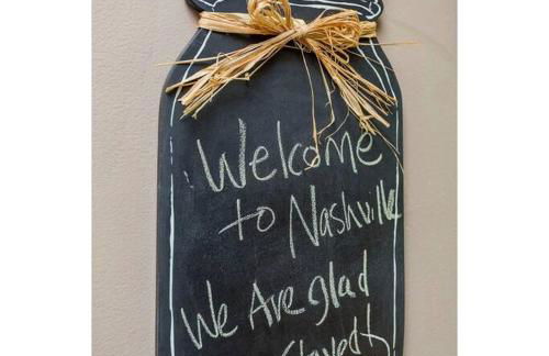 Peaceful Historic Villa with Hot Tub & Pool near Downtown Nashville, Tennessee - Photo 34