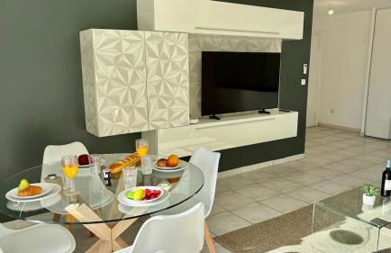 Juana YourHostHelper - Photo 2