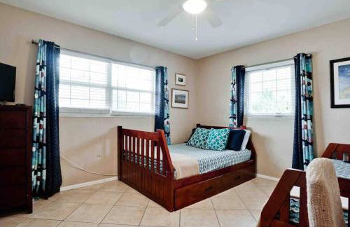 Great shape after Milton -Gorgeous Pool! - os - Photo 24