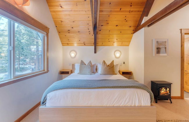 Peaceful Tahoe Retreat 5mins to Lake Cozy Modern Cabin - Foto 17