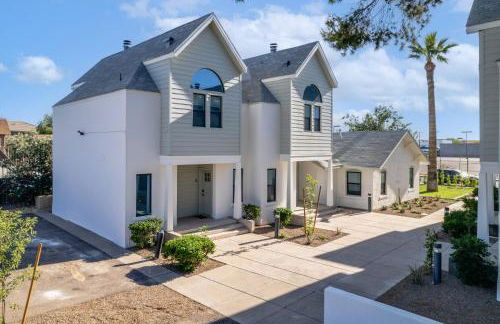 Stylish Phoenix Townhome - Foosball Table, Laundry, Parking! - Foto 2