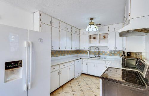 Steps to Beach Carrabelle Family Home with Patio! - Foto 7