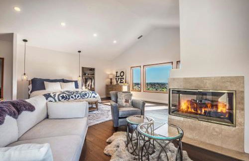 Luxury Home Atop the Hills - Foto 12