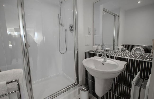 Orange Apartments - 22 Polmuir Gardens LTD - Photo 3