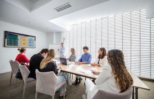 Apartosuites Jardines de Sabatini - Photo 32