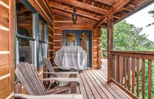 Stunning Mountain Cabin with Hot Tub and Game Room Near Asheville in Old Fort, NC - Foto 34