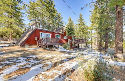 Wraparound Deck and Grill Wrightwood Cabin Near PCT - Foto 3