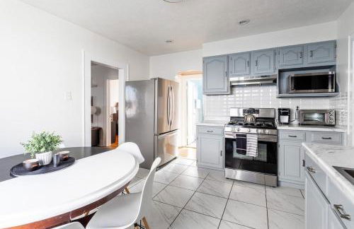 The B&W Haven 5BR Home with yard theater - Foto 34