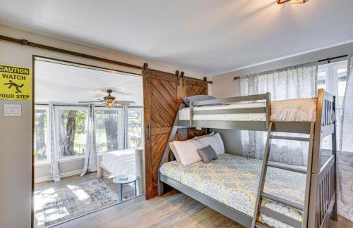 Waterfront Retreat with Hot Tub in Gun Barrel City! - Foto 19