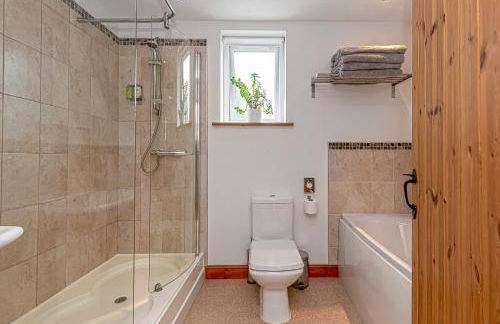 Laurel - pet-friendly cottage with indoor pool, hot tub & panoramic Snowdonia views - Foto 14