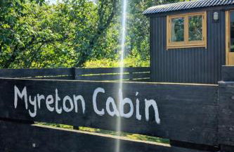 Boutique Shepherd Hut w Private Garden & Outdoor Bath - Photo 12