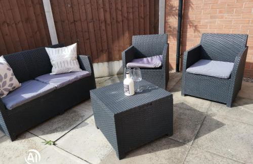 Olive and Carols Walsall Stays - Foto 18