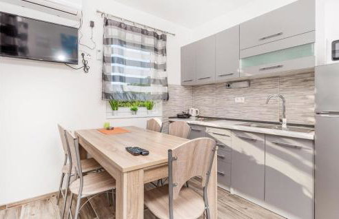 6 Bedroom Stunning Home In Lukovo - Foto 21