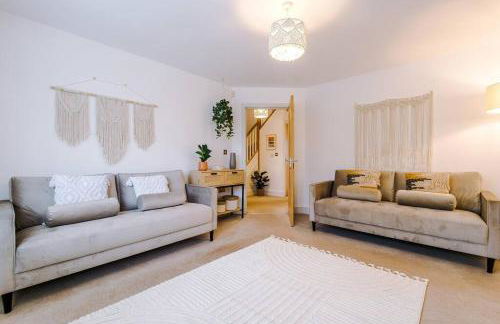 Luxurious Cosy 4BR Home Cheshire - Photo 1