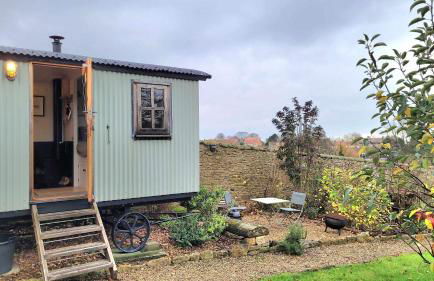 Plank Bridge Shepherds Hut in Orchard - Peaceful Escape for Two - Foto 1