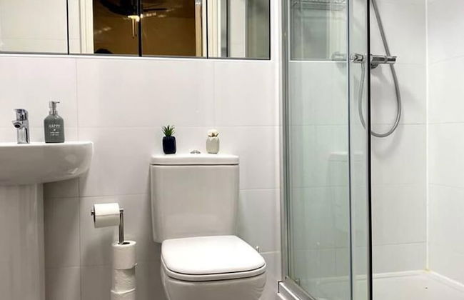 Stunning 2-bed Serviced Apartment in Swindon - Foto 8