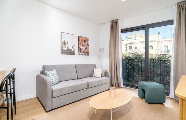 Limehome Barcelona Plaça Pirineus - Photo 32