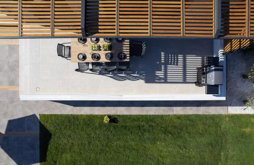 Sunnyside Villas, Just Steps to the Beach & Restaurants, By ThinkVilla - Photo 4