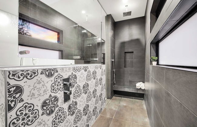 LA Villa by Avantstay Walk to The Grove LA - Photo 22