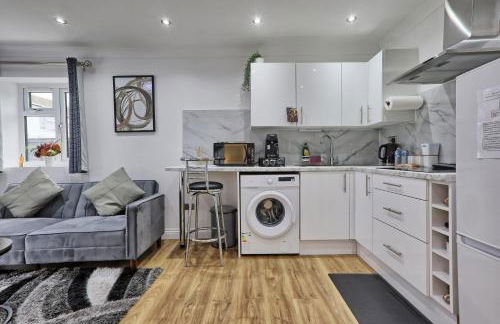 Very Cosy & Lovely 1 Bed Garden Apartment with side access, Suitable for Long Stay and Short Stay - Photo 41