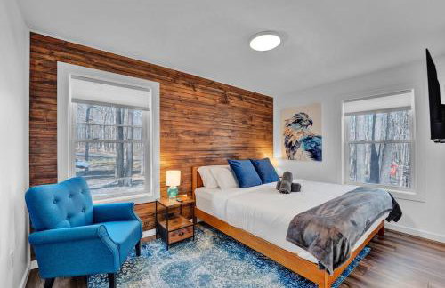 Chalet with Hot Tub, Game, Movie Room, Lake and Pool Access - Foto 24