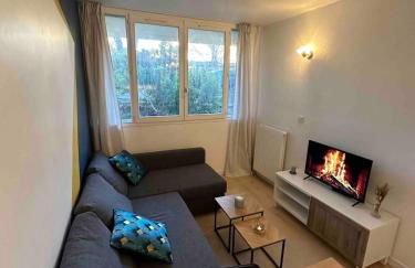 Studio neuf tout équipé - Calme - Proche centre ville - Parking gratuit - Foto 8