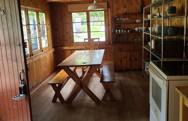 Breezy Bay Waterfront Cottage - Photo 4