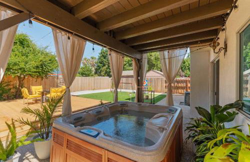 Elegant Retreat- Sleep 10-Boho Dome Lounge-Hot Tub-Games-Golf-Serene Getaway - Foto 62