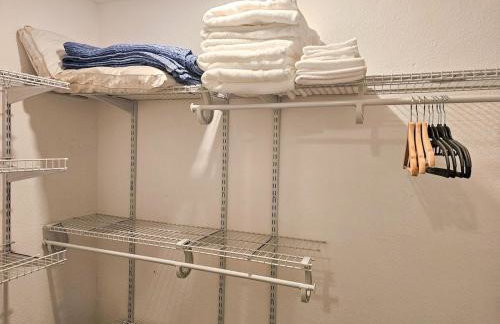 Modern 3BR Home Near Holycross Hospital - Foto 43