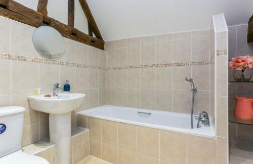 Secluded Mansion Retreat - Expansive Private Oasis - Pass the Keys - Foto 28