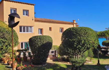 Casa con jardín a 25 metros de la playa. LA T. - Foto 2