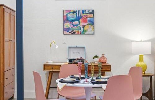 The Ella Stylish King Studio in LaVilla Pool - Photo 18