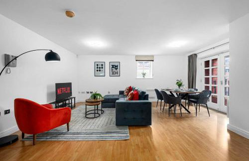 Modern Apartment, Free Parking by City SuperHost - Foto 11