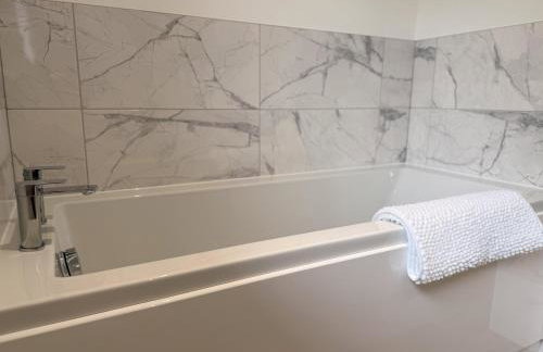 Low Street Escape 3 Bed, Sleeps 9, Gated Drive, WiFi, Contractors - Foto 25