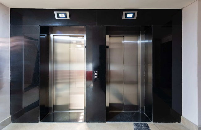 Xuru Stays I Waterfront Designer 2BR - 5 min to Airport - Foto 36