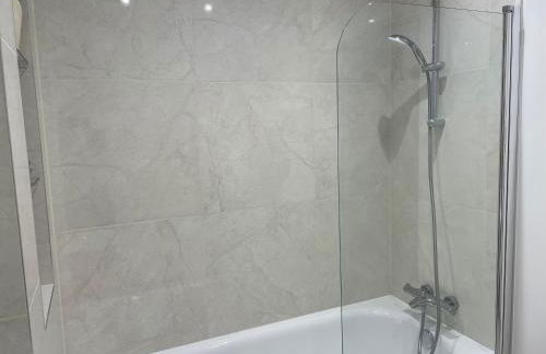 Luxury one bedroom flat in Harrow - Photo 6