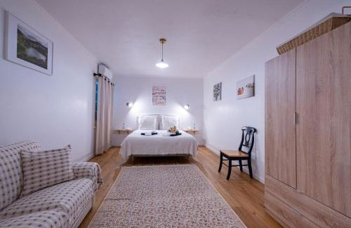 Hydrangea House - Photo 32