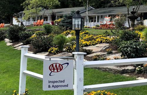 Welcoming Waterfront Bed and Breakfast for a Family Getaway near Augusta, Maine - Photo 1