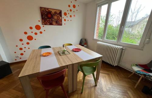 Centre ville 2 chambres 4 voyageurs Tarif long séjour - Foto 4