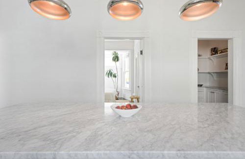 Minimalistic 1885 Queen Anne Cottage 2B-2B Upper Level Flat in Alameda - Foto 21