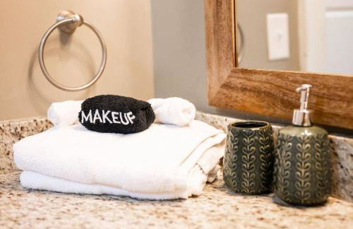 Downtown Loft - Walkable to Dining and Entertainment - Foto 18