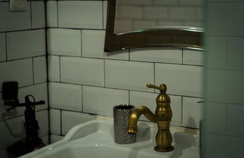 Perle d'eau-Love Room-Jacuzzi-Sauna-Proche Montbéliard et Belfort - Foto 32