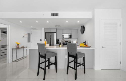 Luxury Condo with Rooftop Pool - 5-Min to Beach - Foto 14