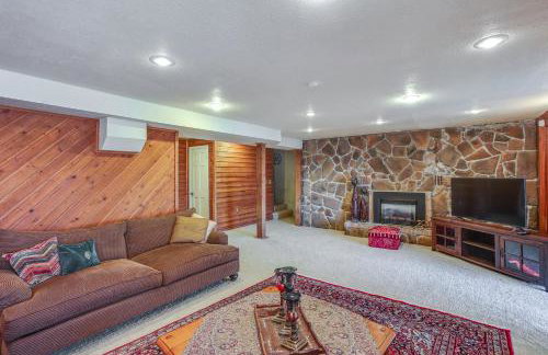 Lakefront Home with Fire Pit, Dock in Kent! - Foto 23